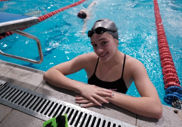 Дарья Кривко - первая из девушек Ревды стала мастером спорта по плаванию